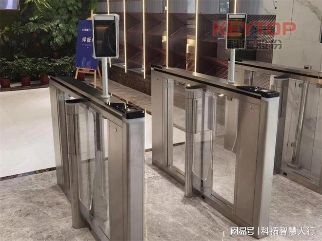 江西上饶人脸识别门禁系统、人行通MK体育道 摆闸翼闸三辊闸厂家(图2)